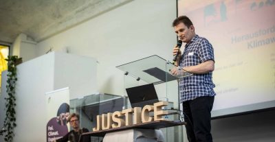 Photo conférence de Stop Pauvreté